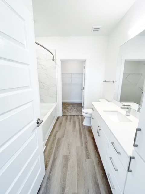 542 Southgate Ave Unit: 220