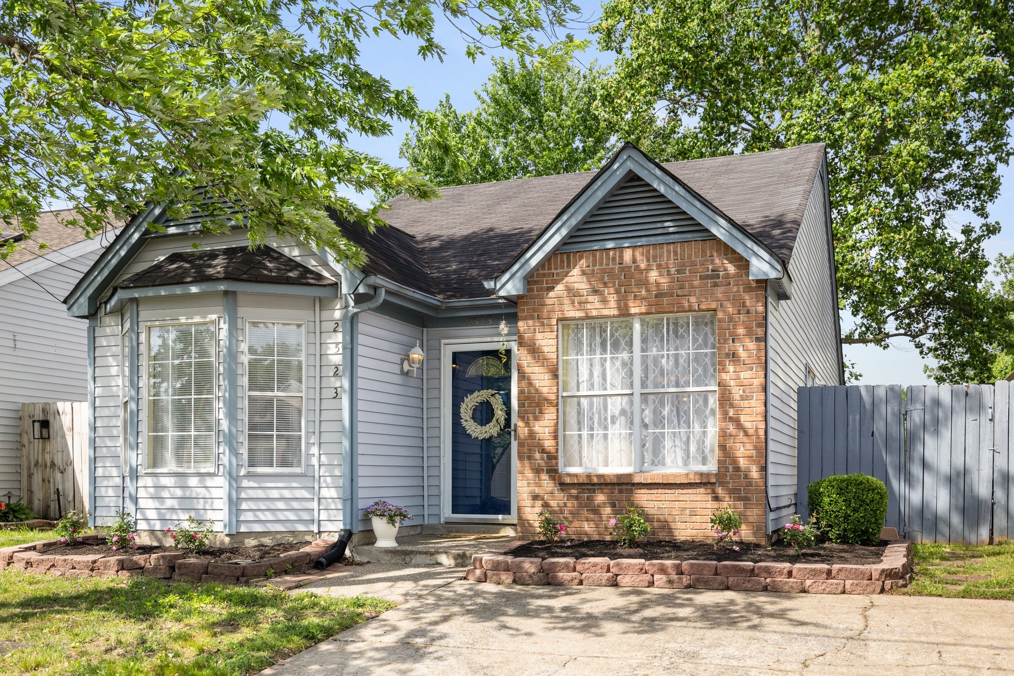 2523 Sonar St