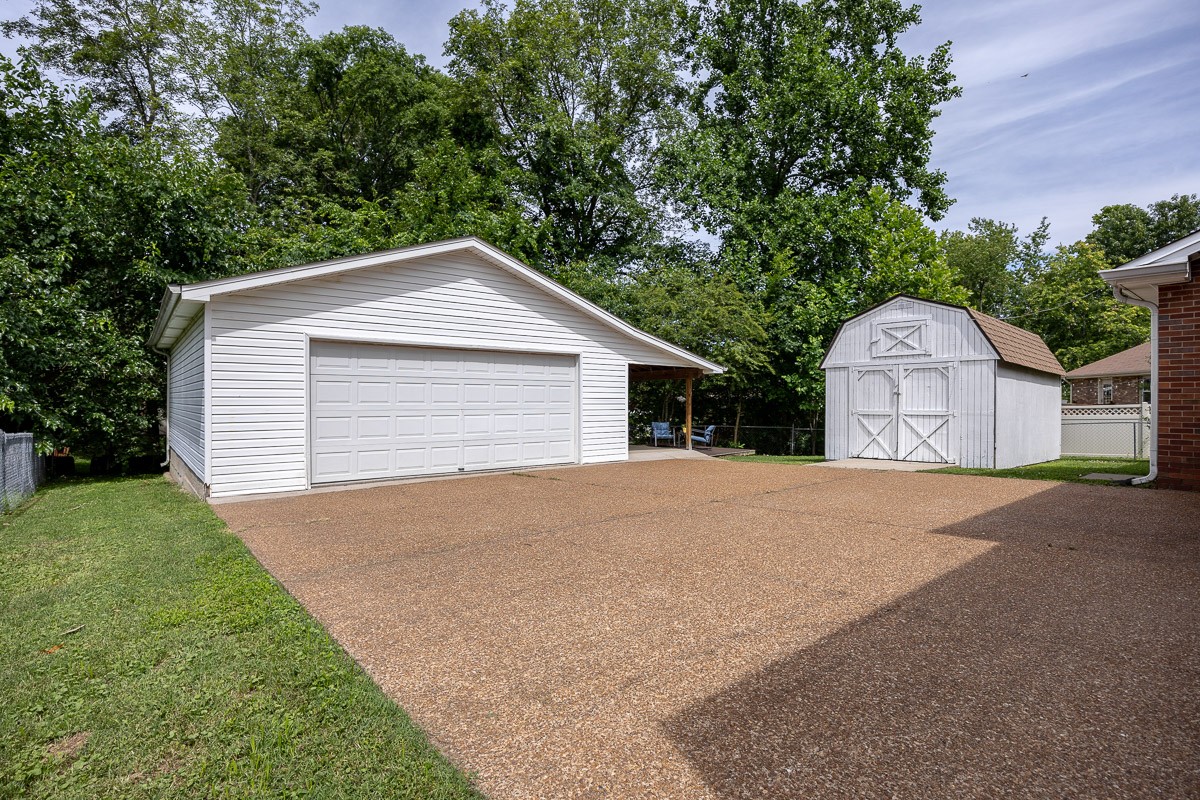 804 Ember Lake Dr