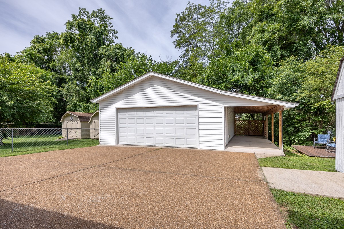 804 Ember Lake Dr