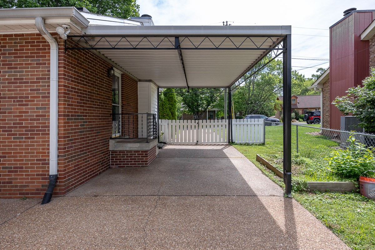804 Ember Lake Dr