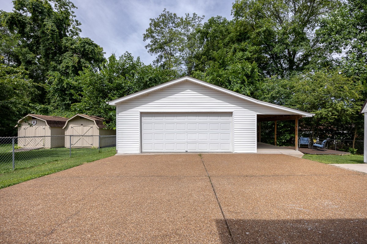 804 Ember Lake Dr