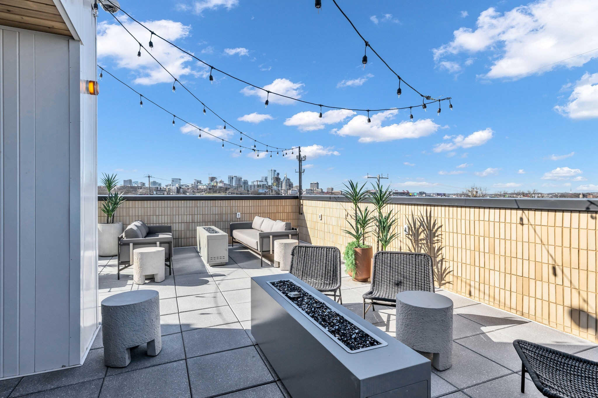 245 Hermitage Avenue Unit: 301