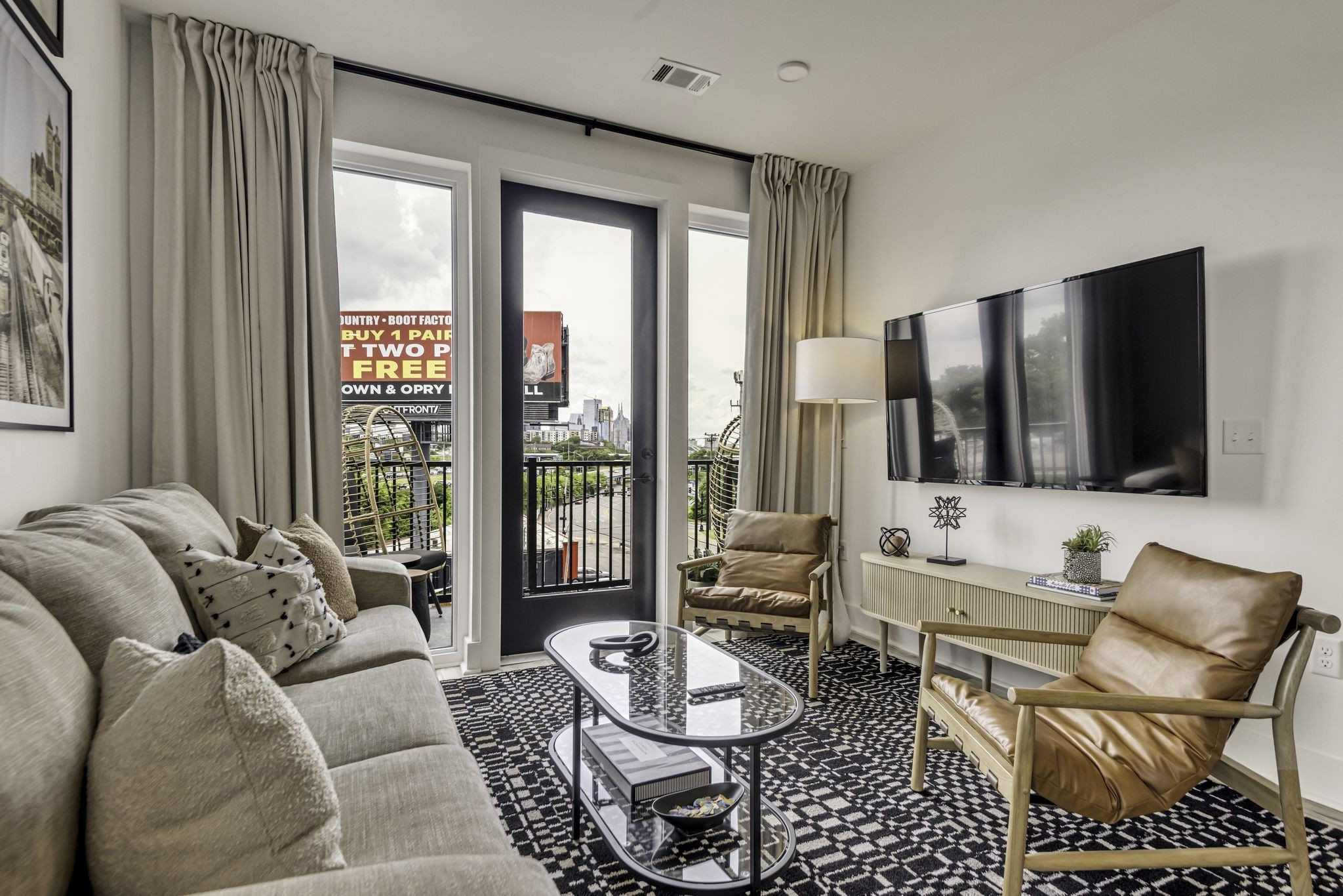 245 Hermitage Avenue Unit: 301