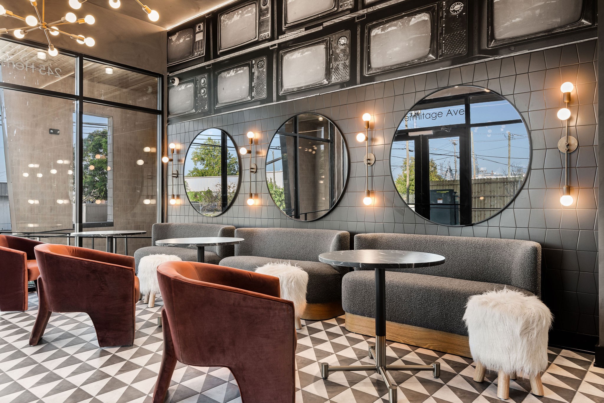 245 Hermitage Avenue Unit: 301