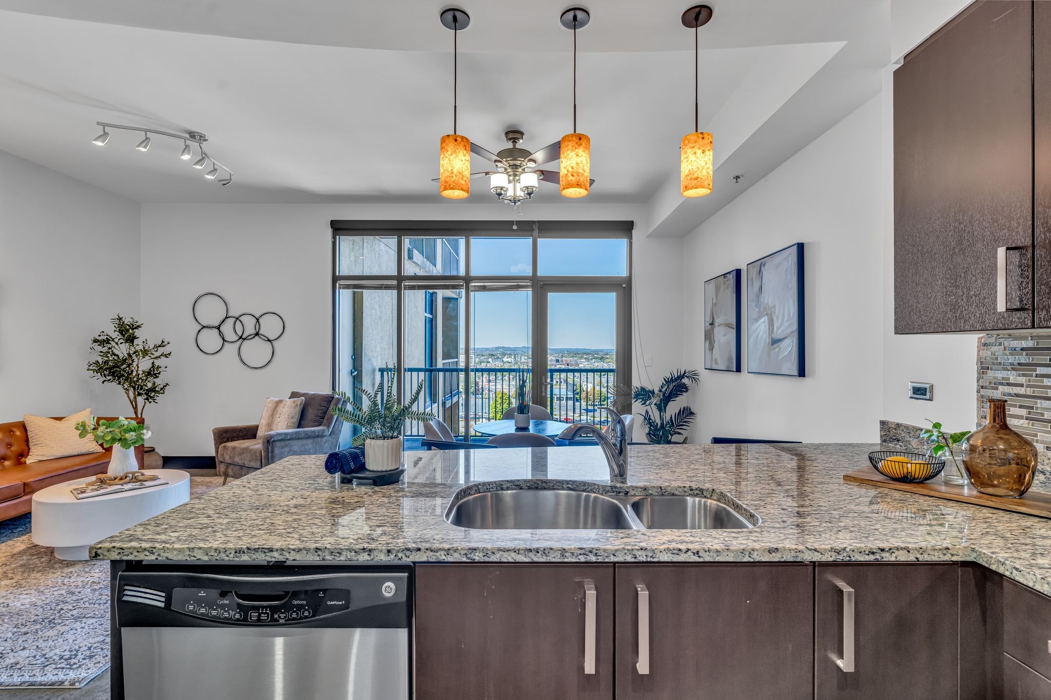 1510 Demonbreun St Unit: 907