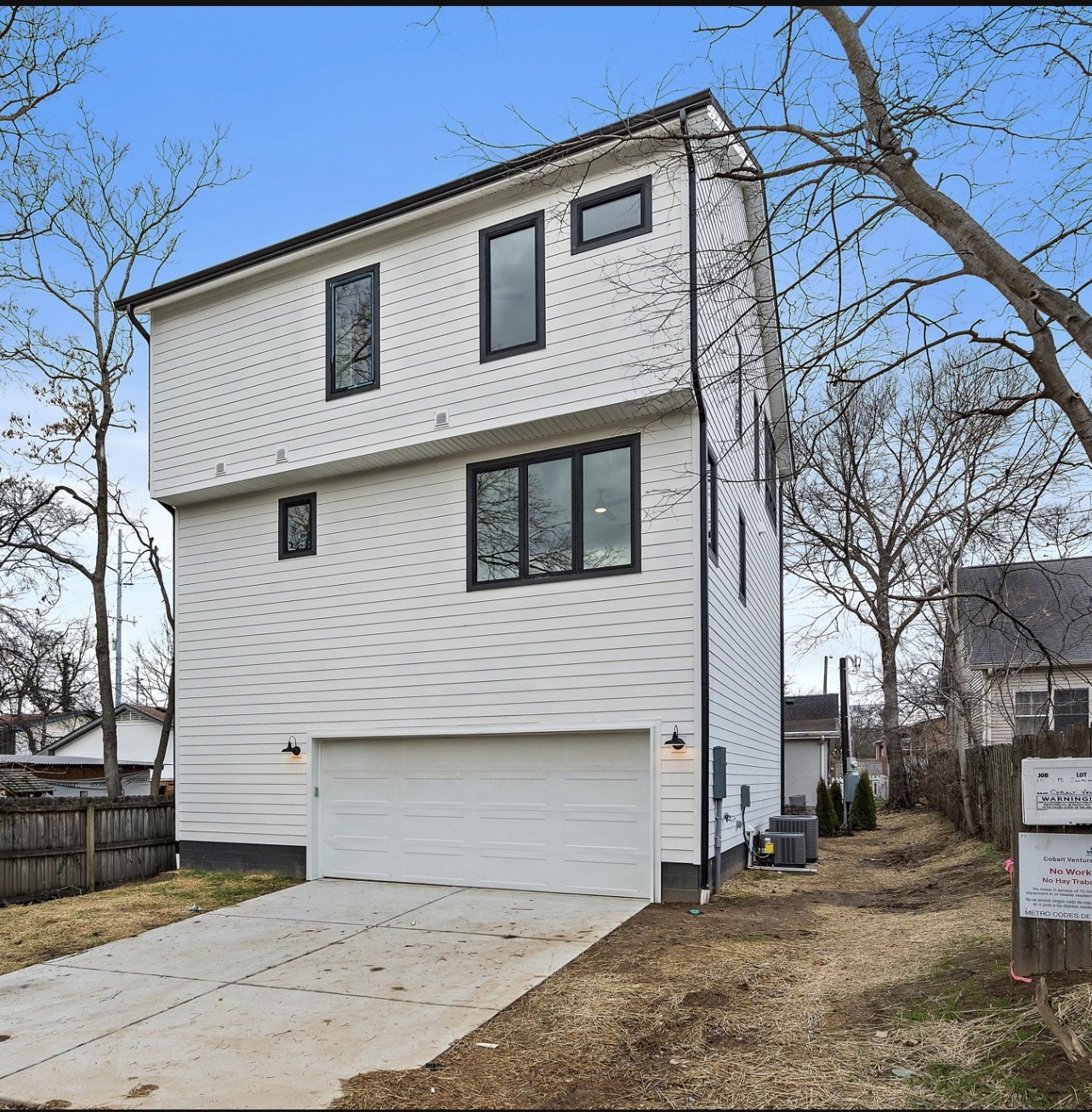 1105B Summit Ave