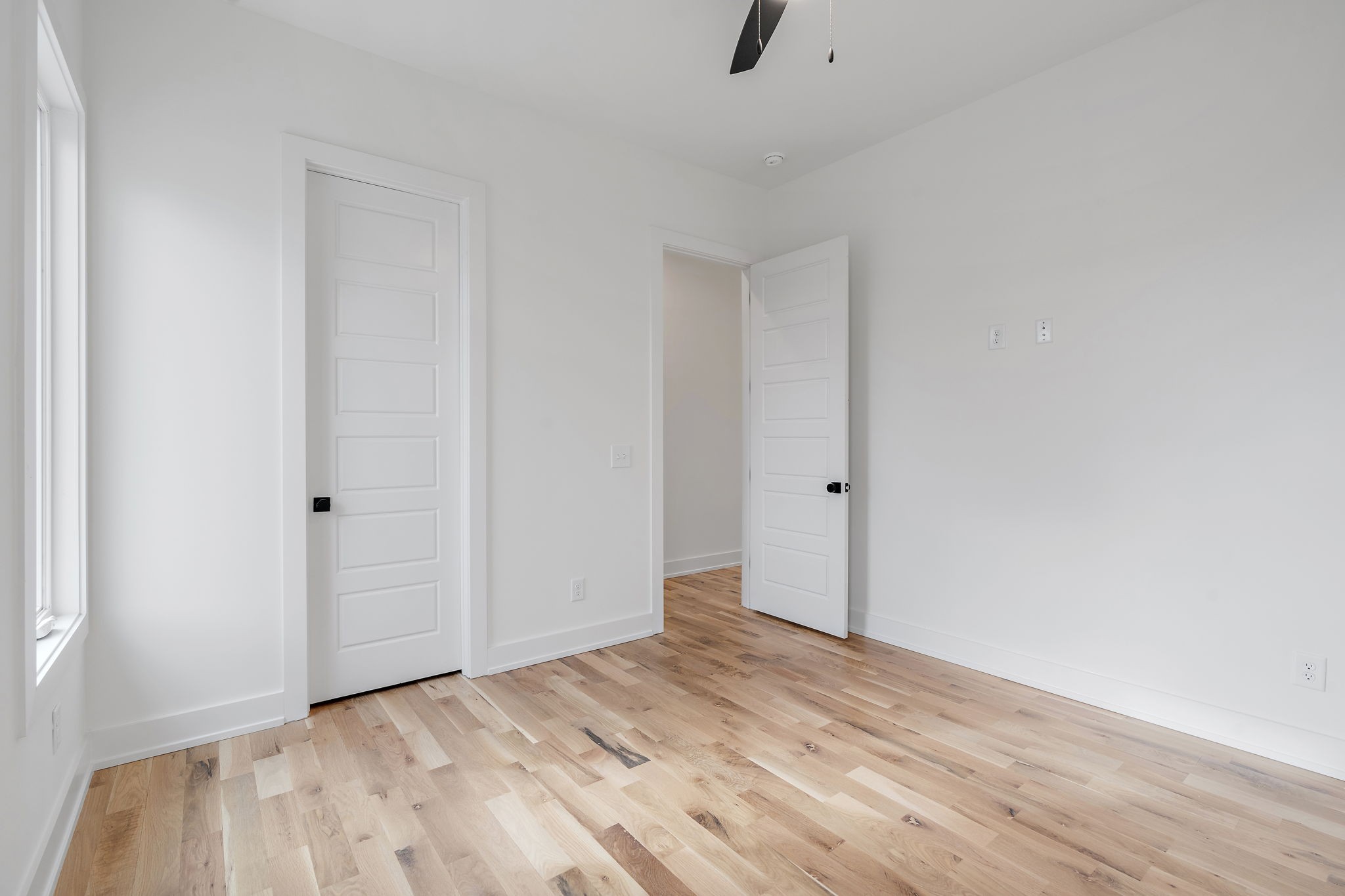 1105B Summit Ave