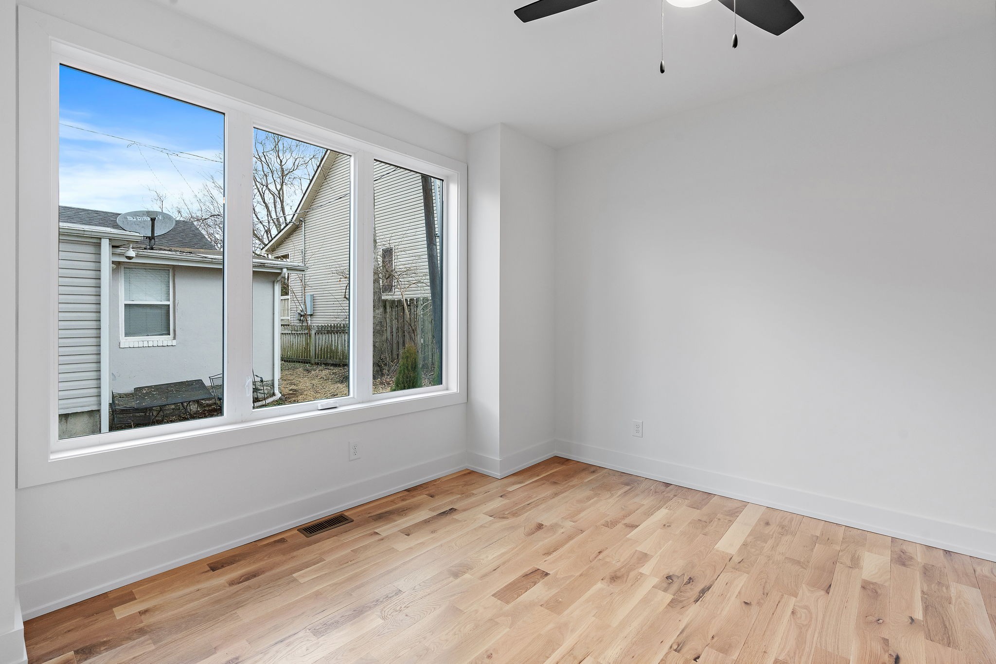 1105B Summit Ave