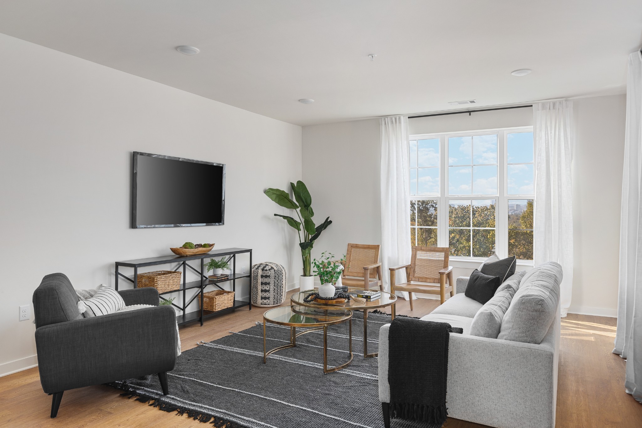 2900 Edwin Way Unit: 201
