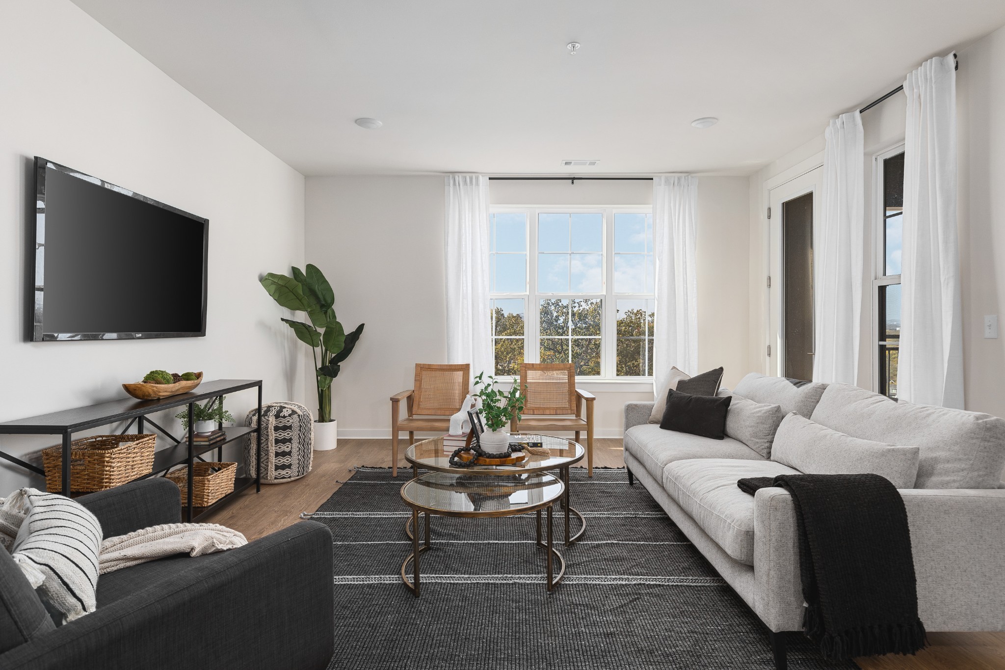 2900 Edwin Way Unit: 201