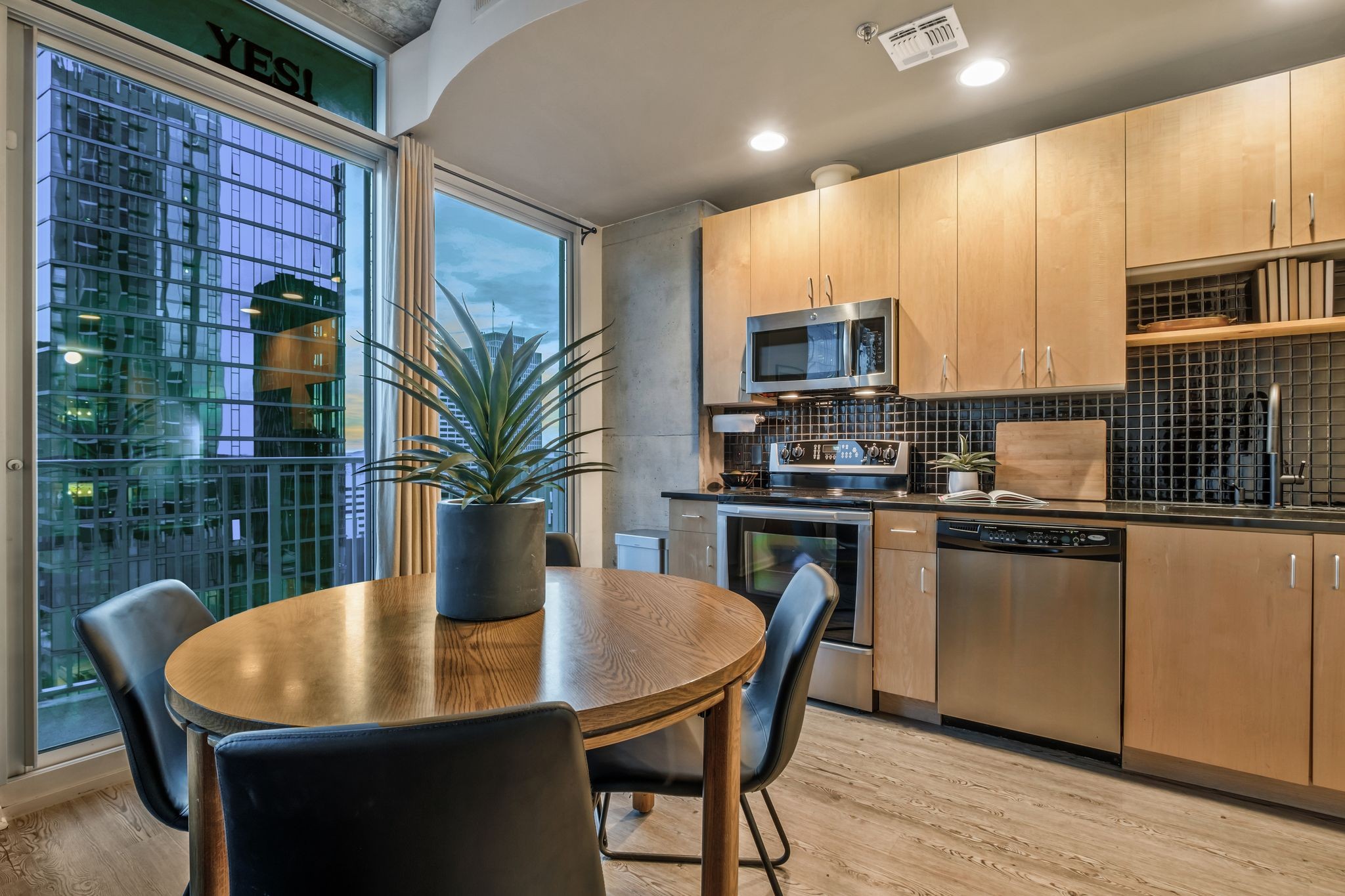 415 Church Street Unit: 1410