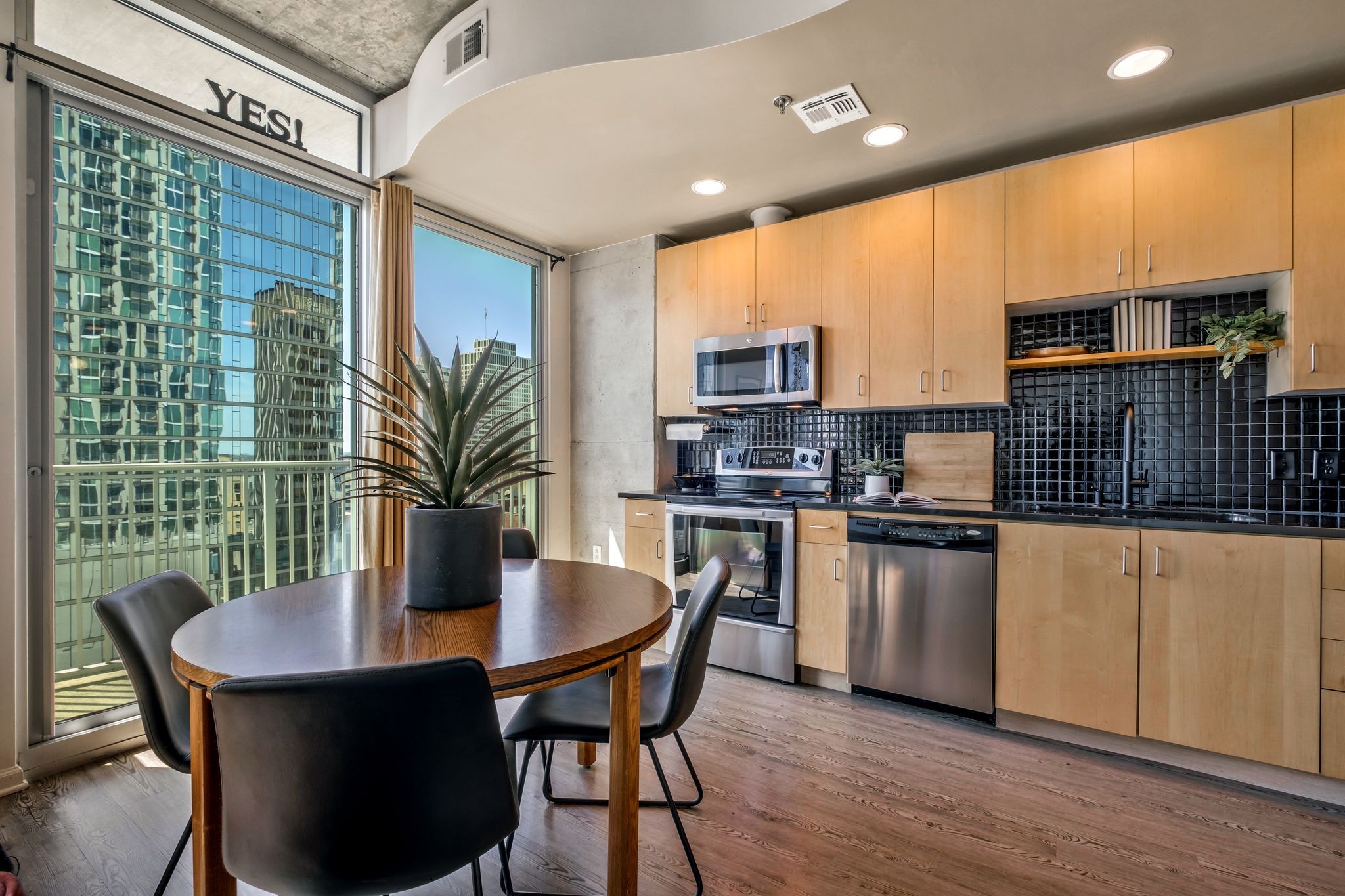 415 Church Street Unit: 1410