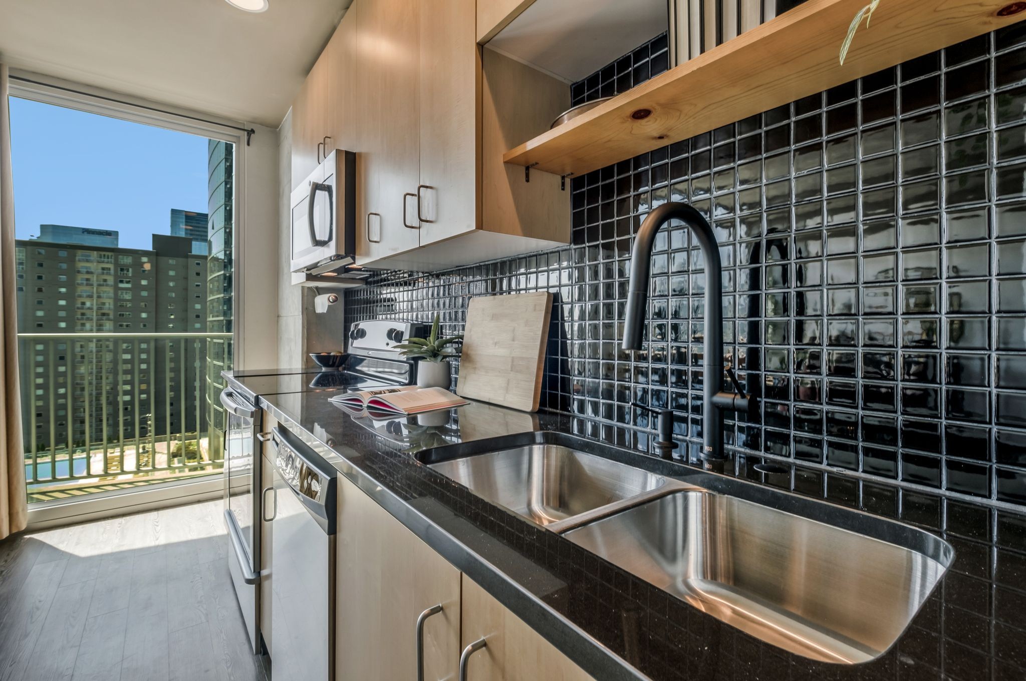 415 Church Street Unit: 1410