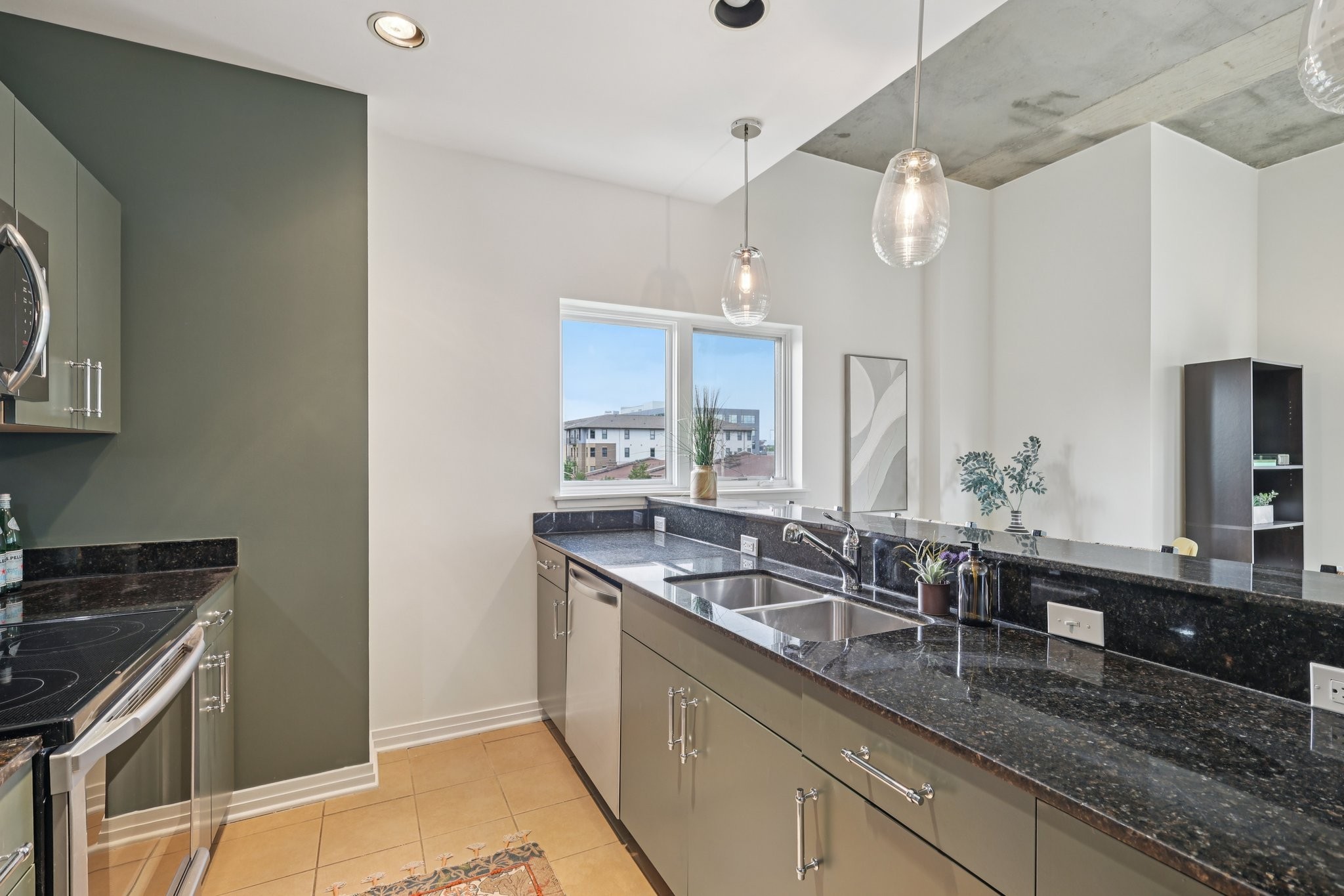 1101 18th Ave, S Unit: 401