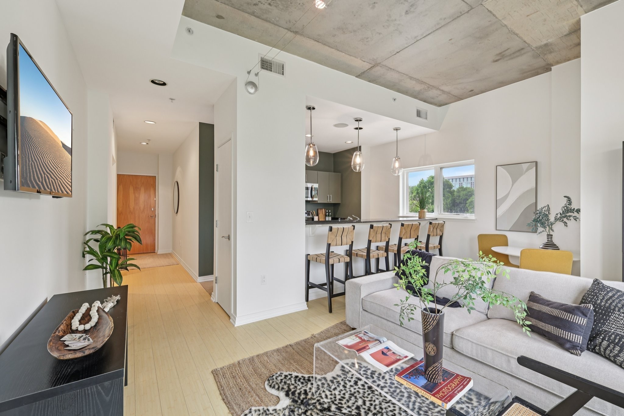 1101 18th Ave, S Unit: 401