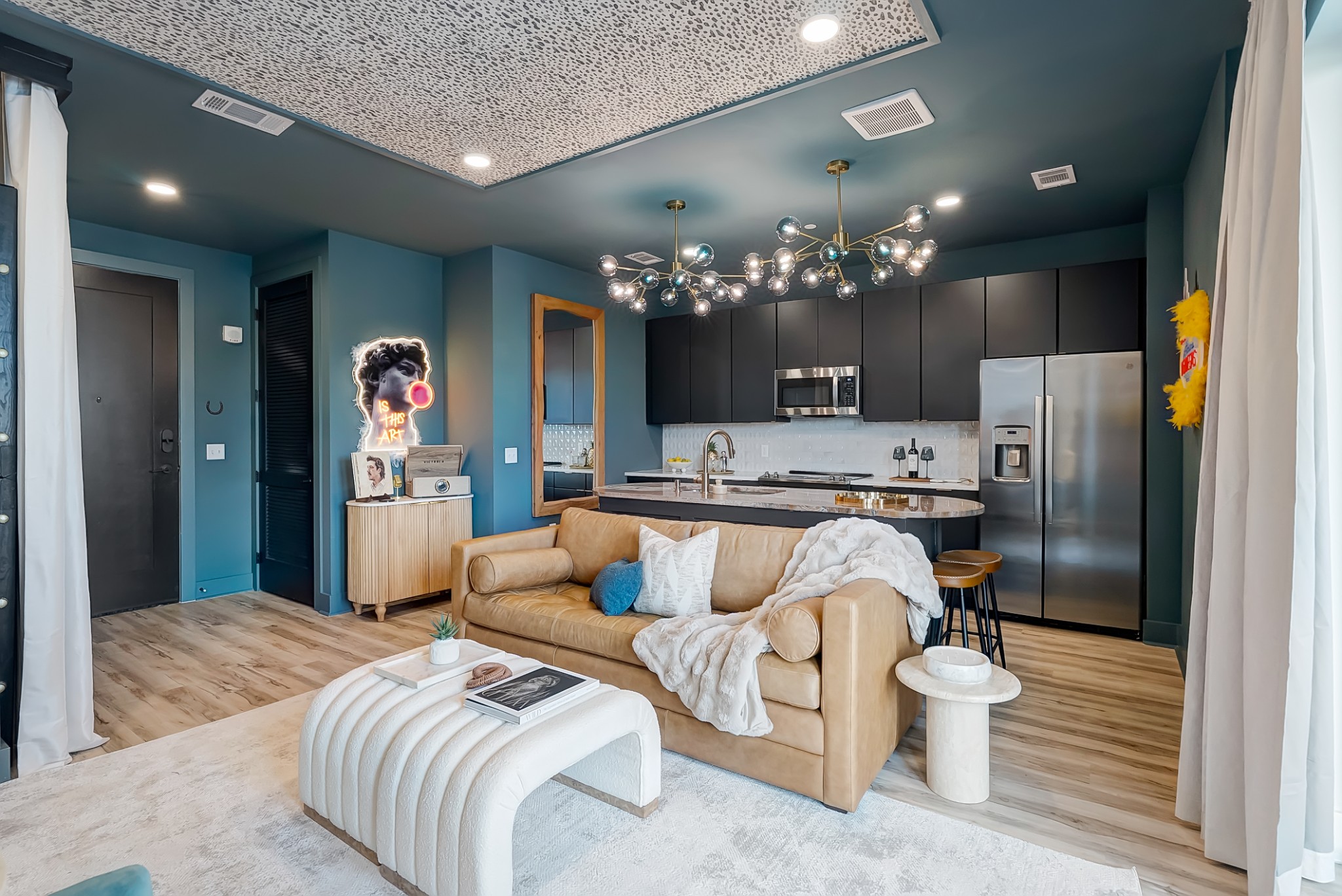 245 Hermitage Ave Unit: 202