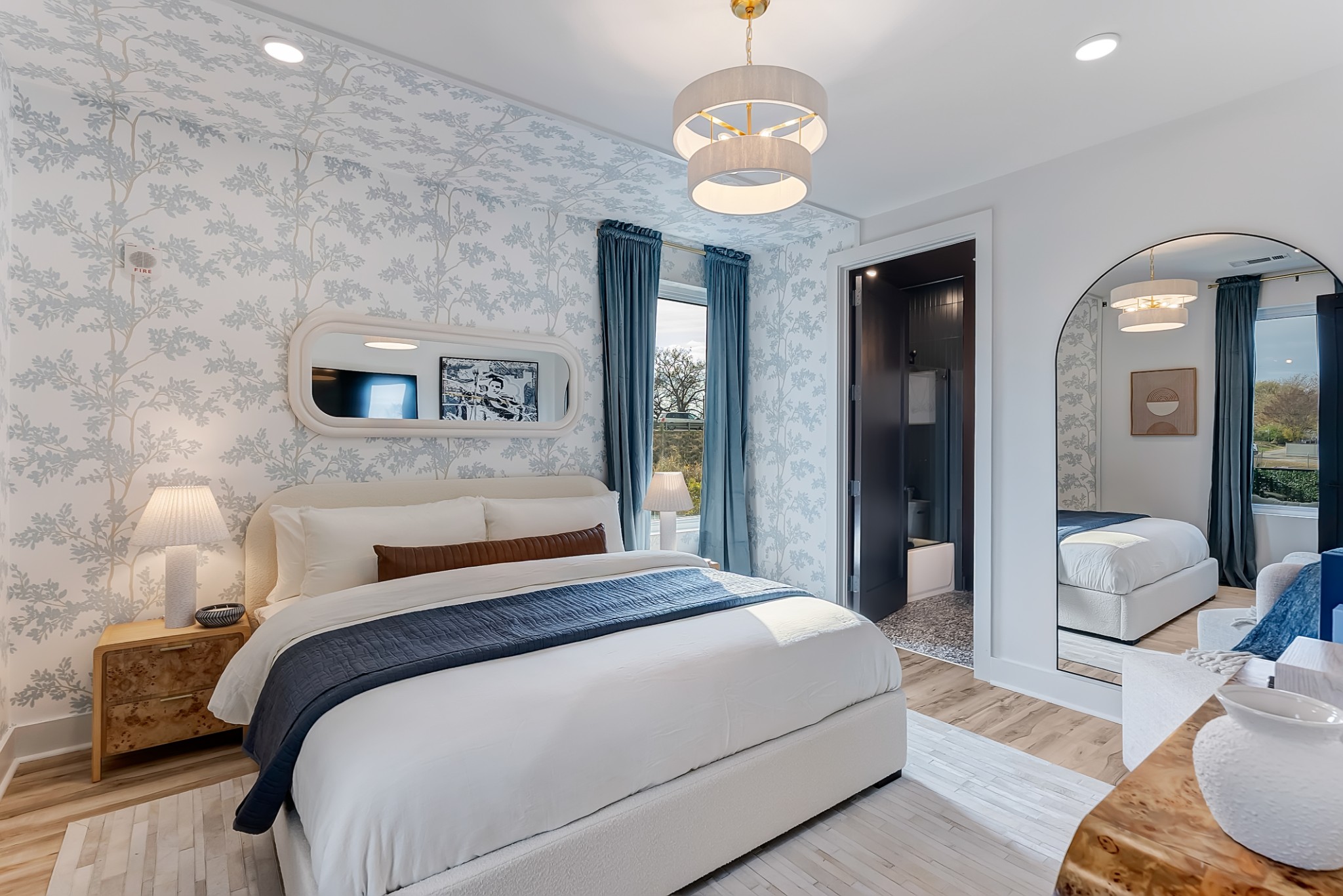 245 Hermitage Ave Unit: 202