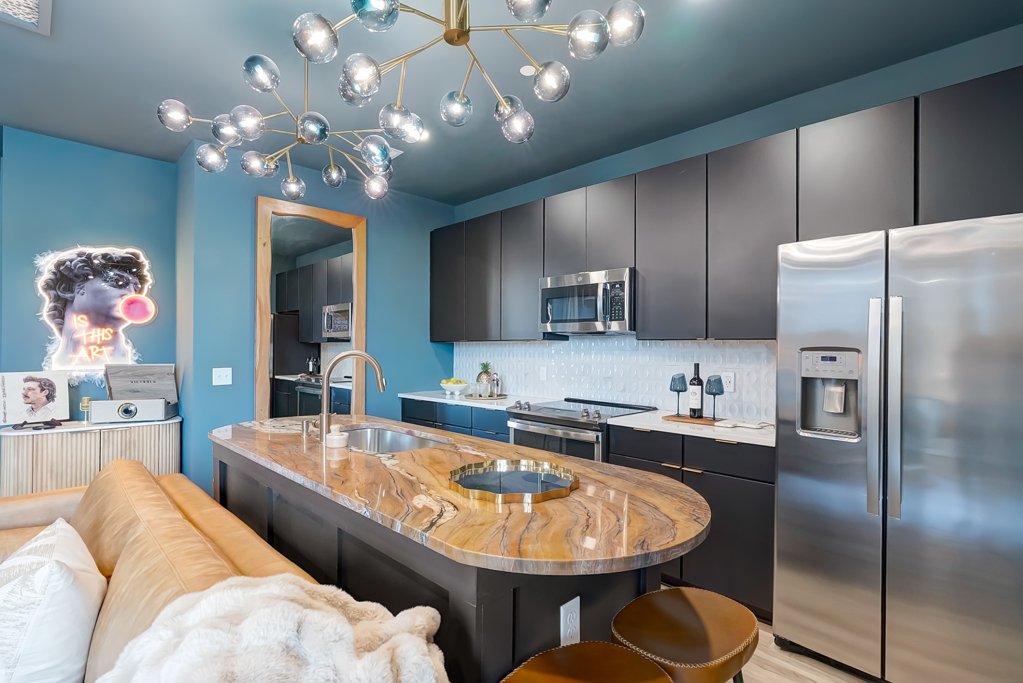 245 Hermitage Ave Unit: 202