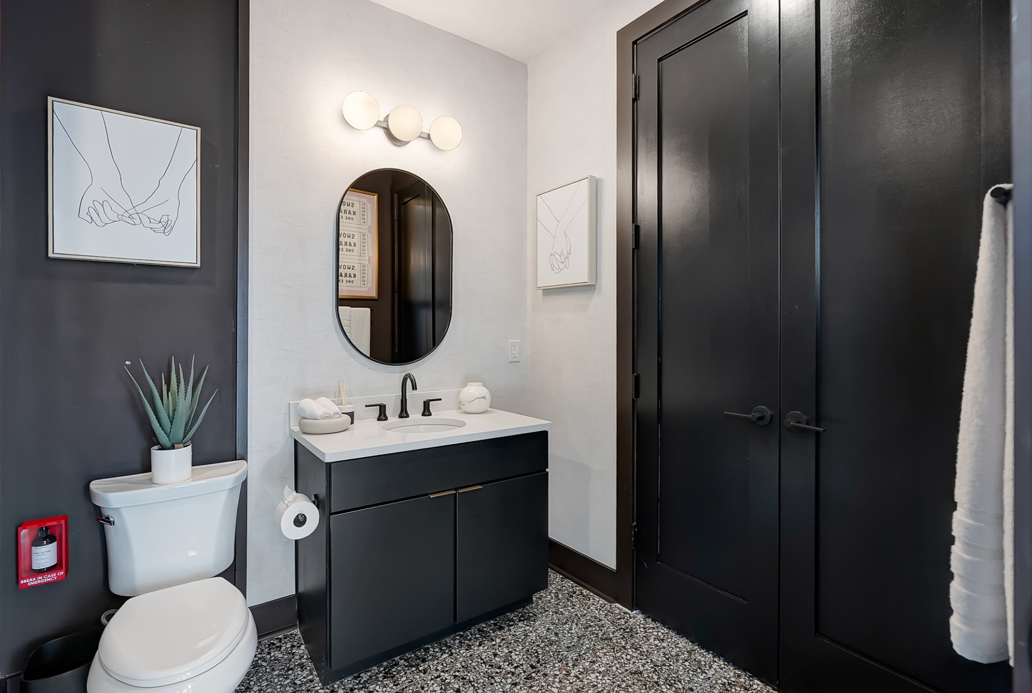 245 Hermitage Ave Unit: 202