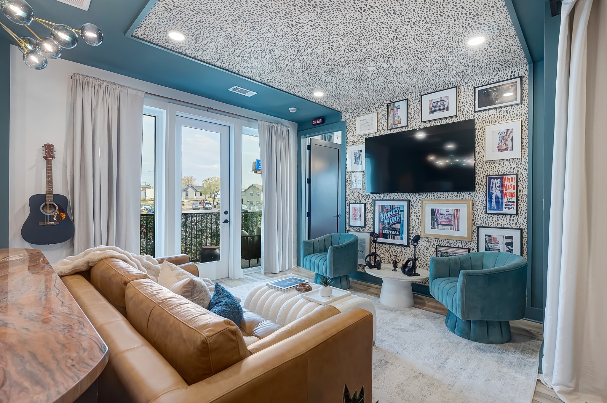 245 Hermitage Ave Unit: 202