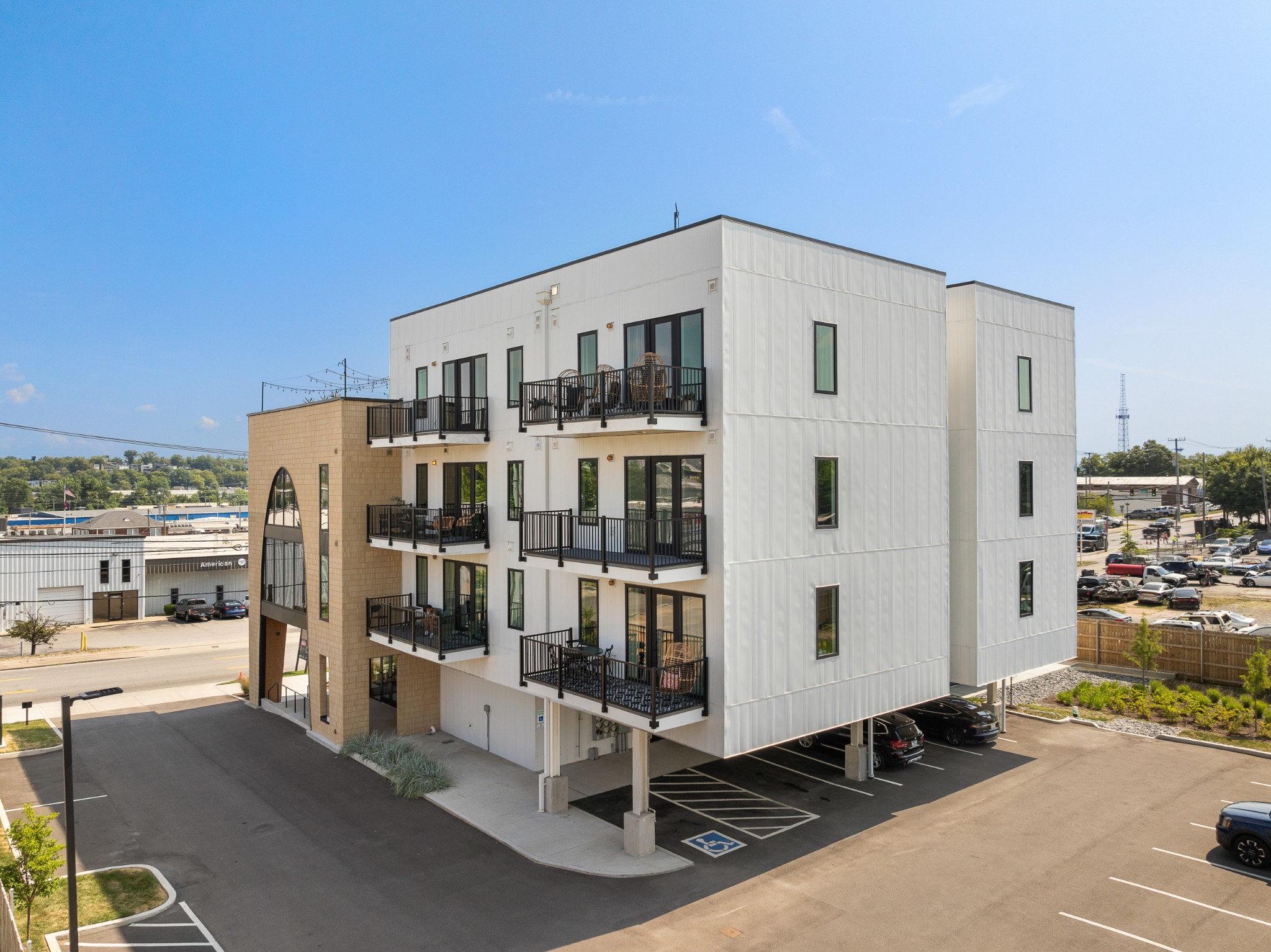 245 Hermitage Ave Unit: 401