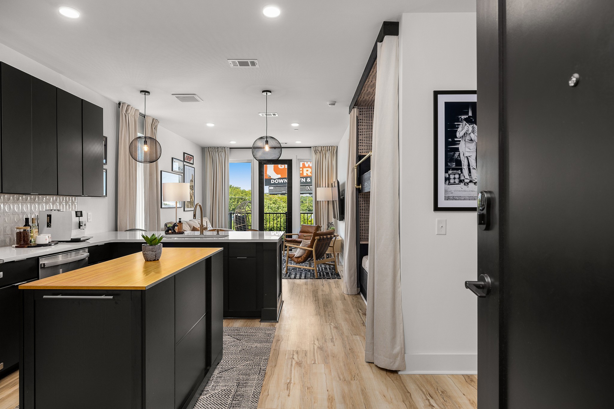 245 Hermitage Ave Unit: 401