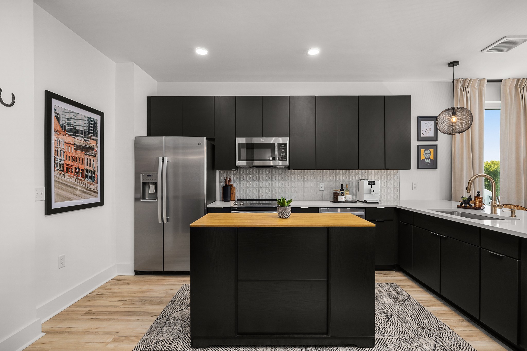 245 Hermitage Ave Unit: 401