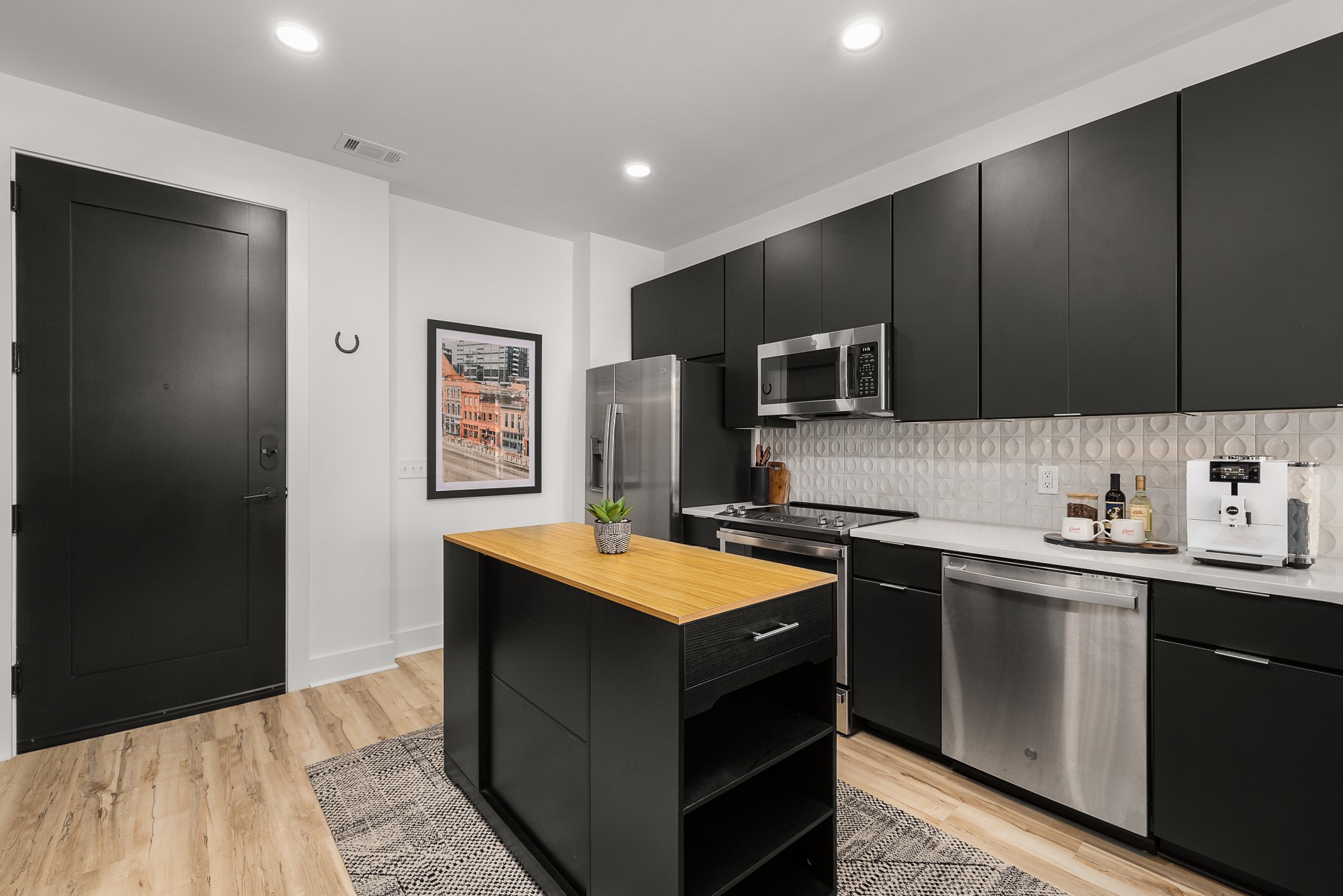 245 Hermitage Ave Unit: 401