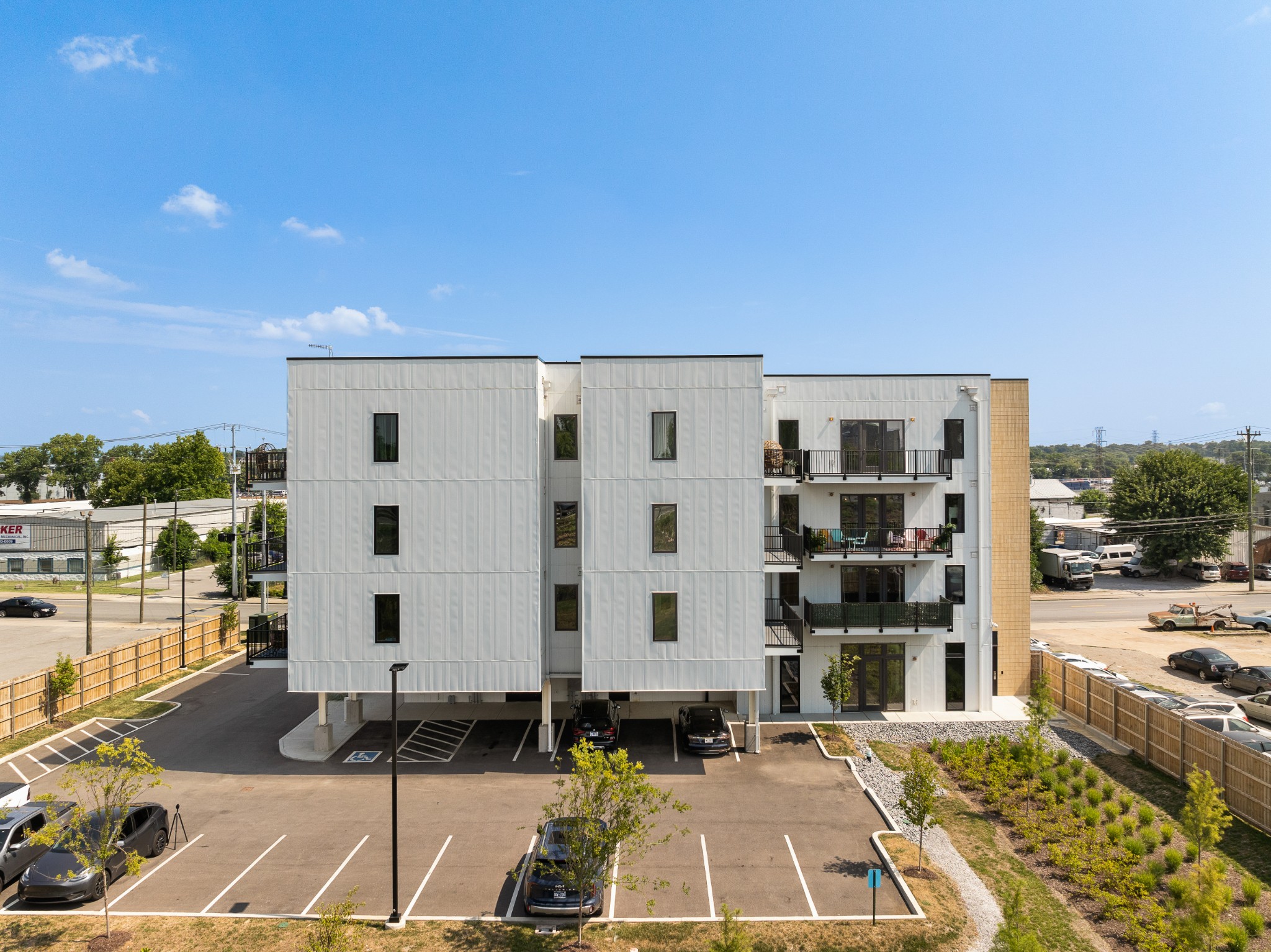 245 Hermitage Ave Unit: 401
