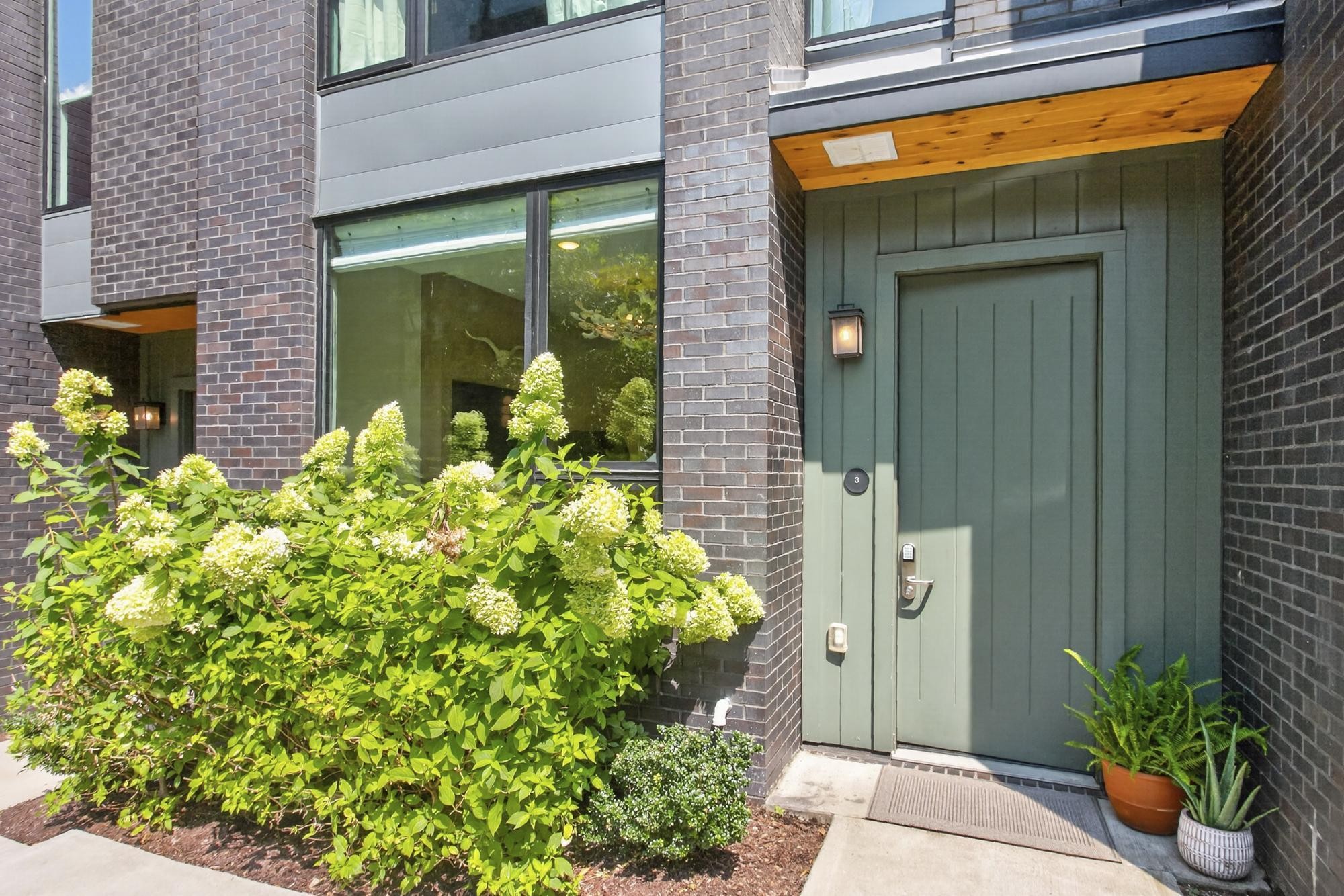 1012C 18th Ave, S Unit: 3