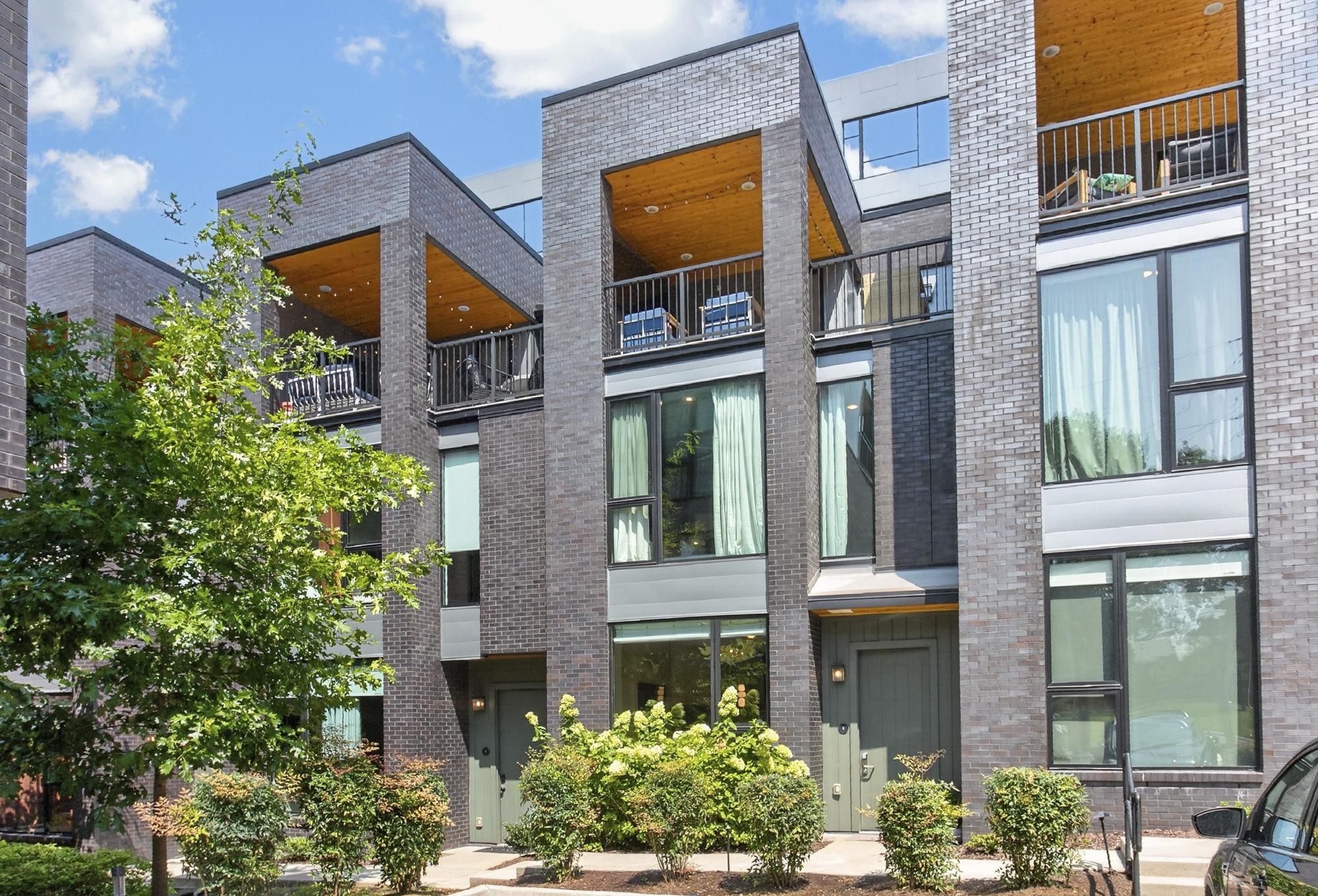 1012C 18th Ave, S Unit: 3