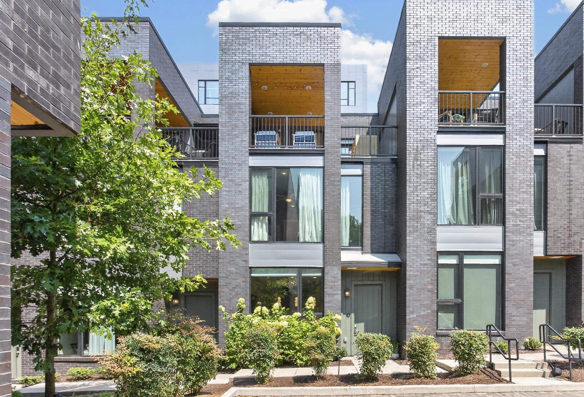 1012C 18th Ave, S Unit: 3