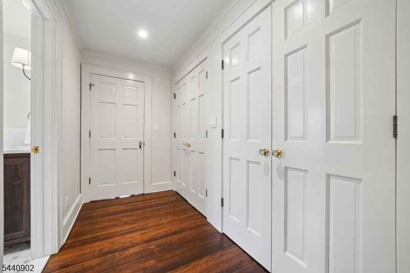 27 Pine Grove Ave