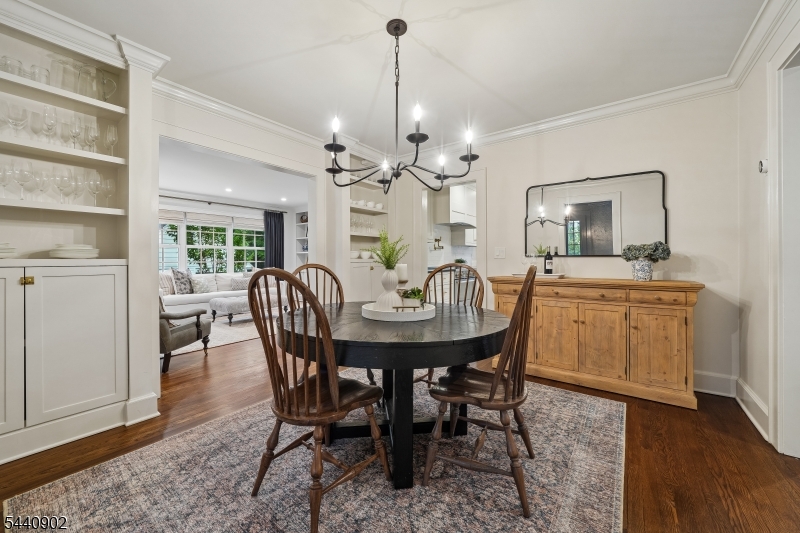 27 Pine Grove Ave