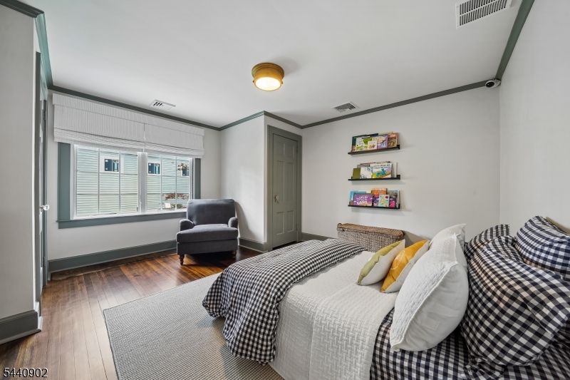 27 Pine Grove Ave