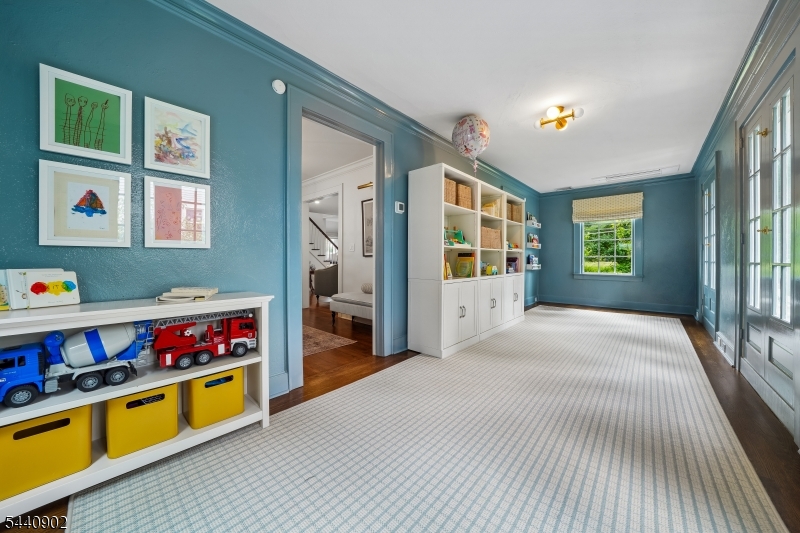 27 Pine Grove Ave
