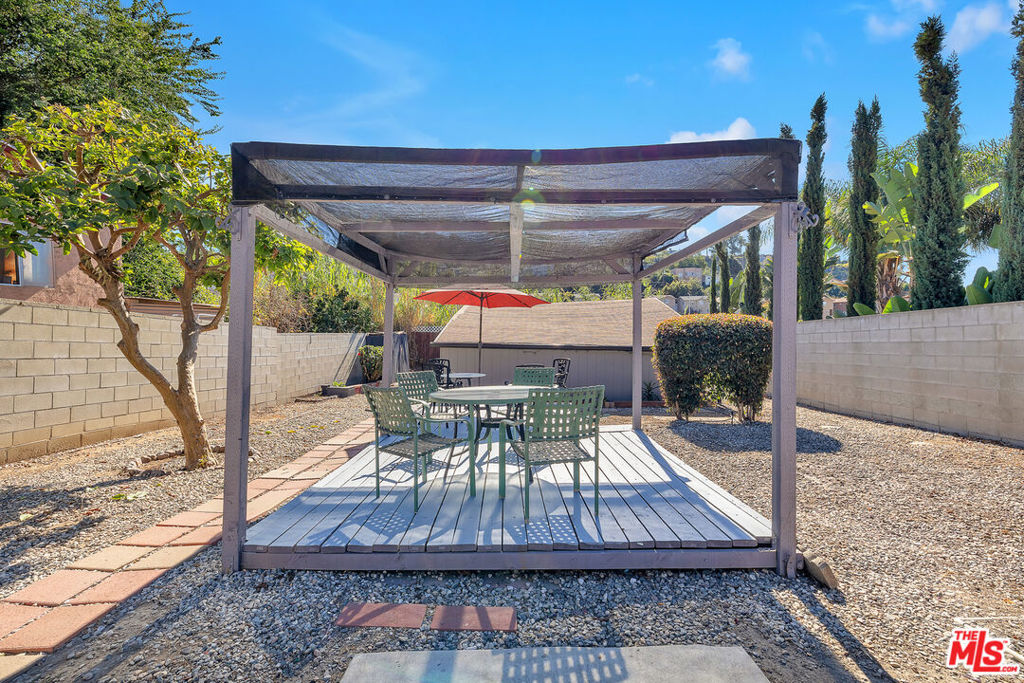 3630 Whiteside Street