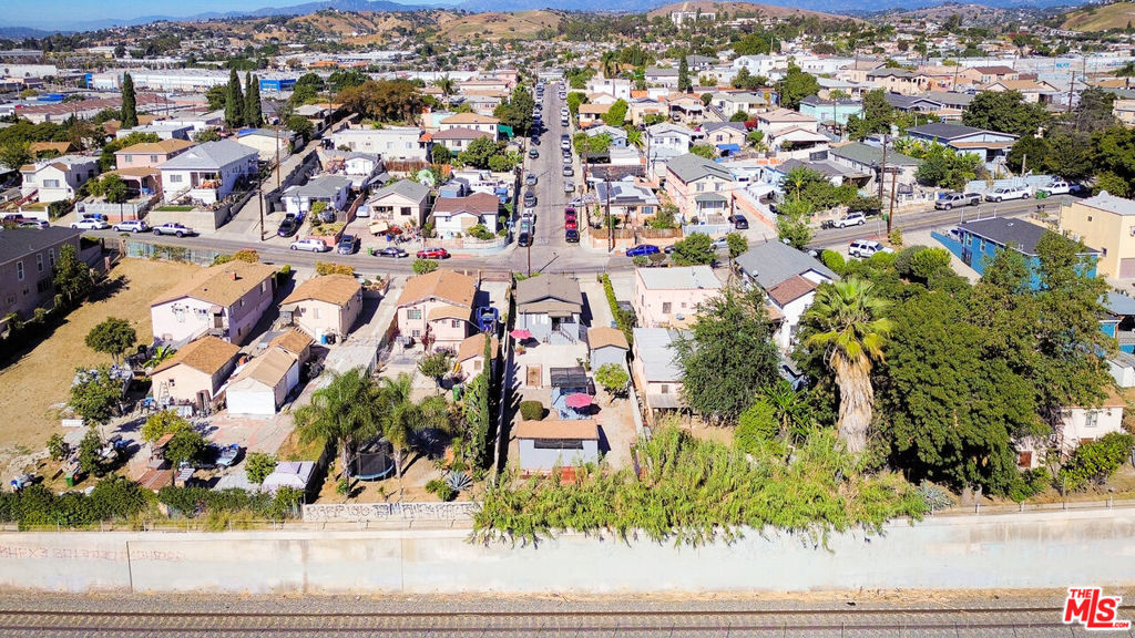 3630 Whiteside Street