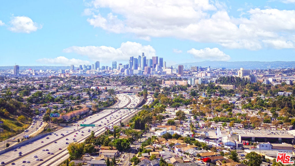 3630 Whiteside Street