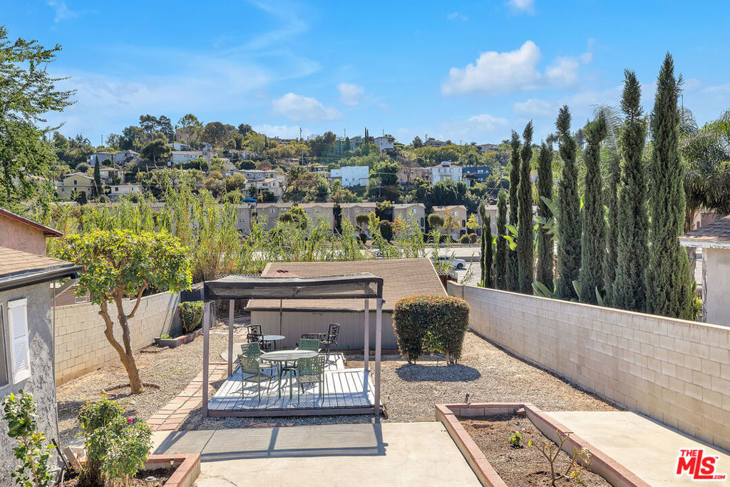 3630 Whiteside Street