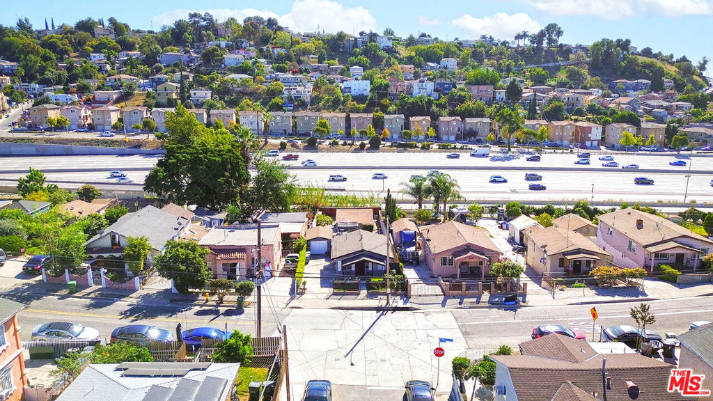 3630 Whiteside Street