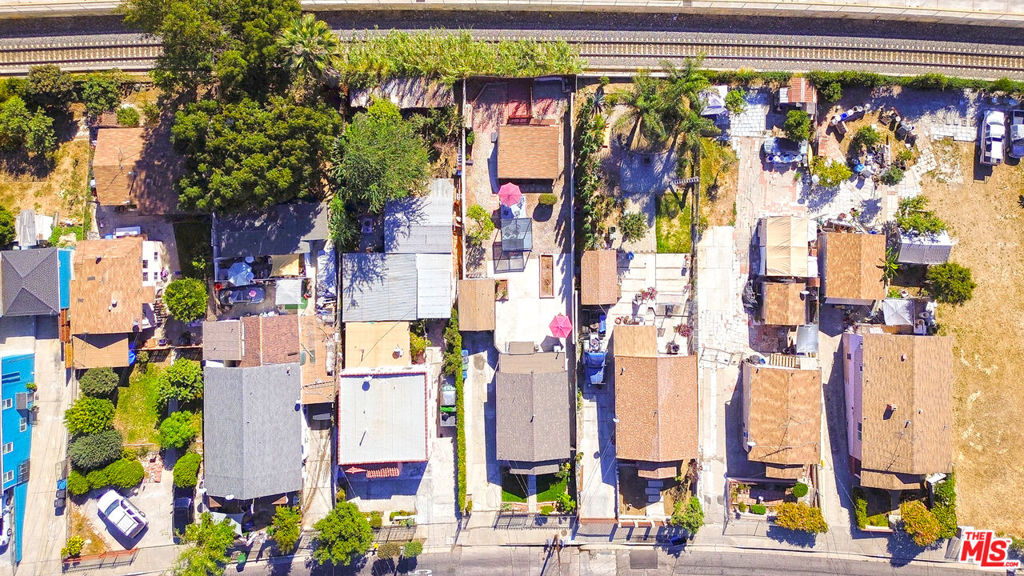 3630 Whiteside Street