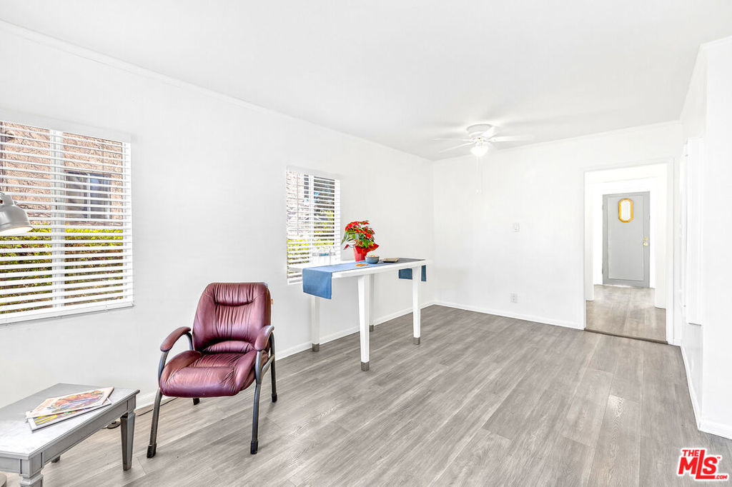 3630 Whiteside Street