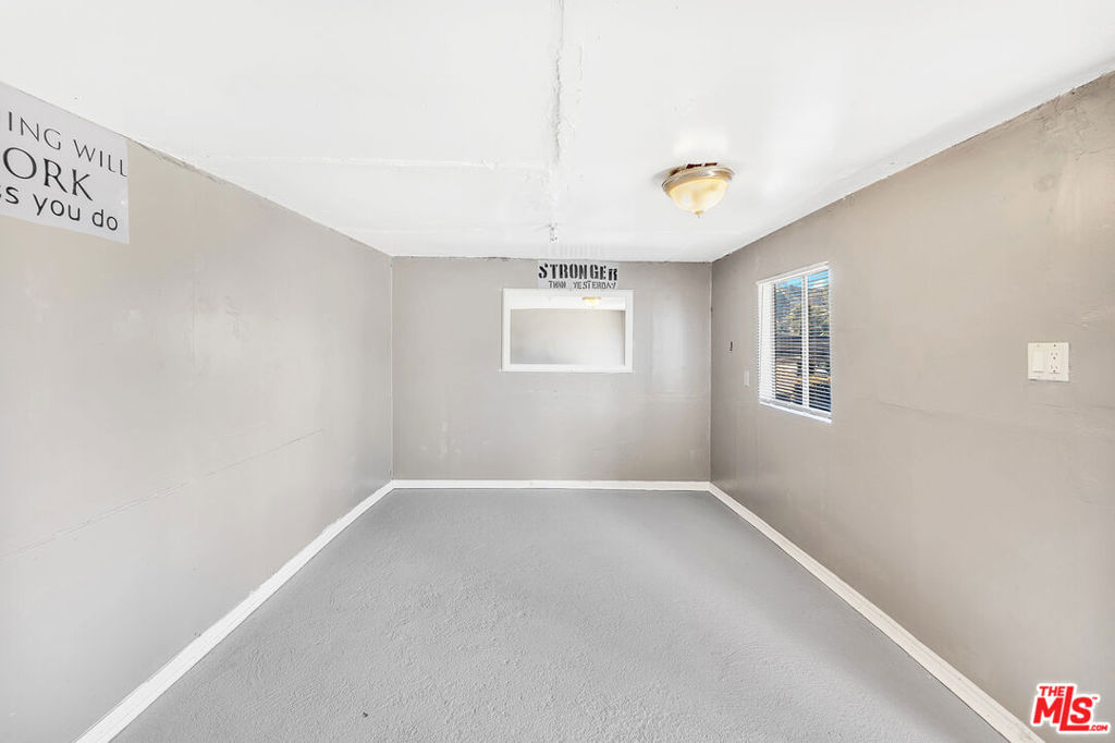 3630 Whiteside Street