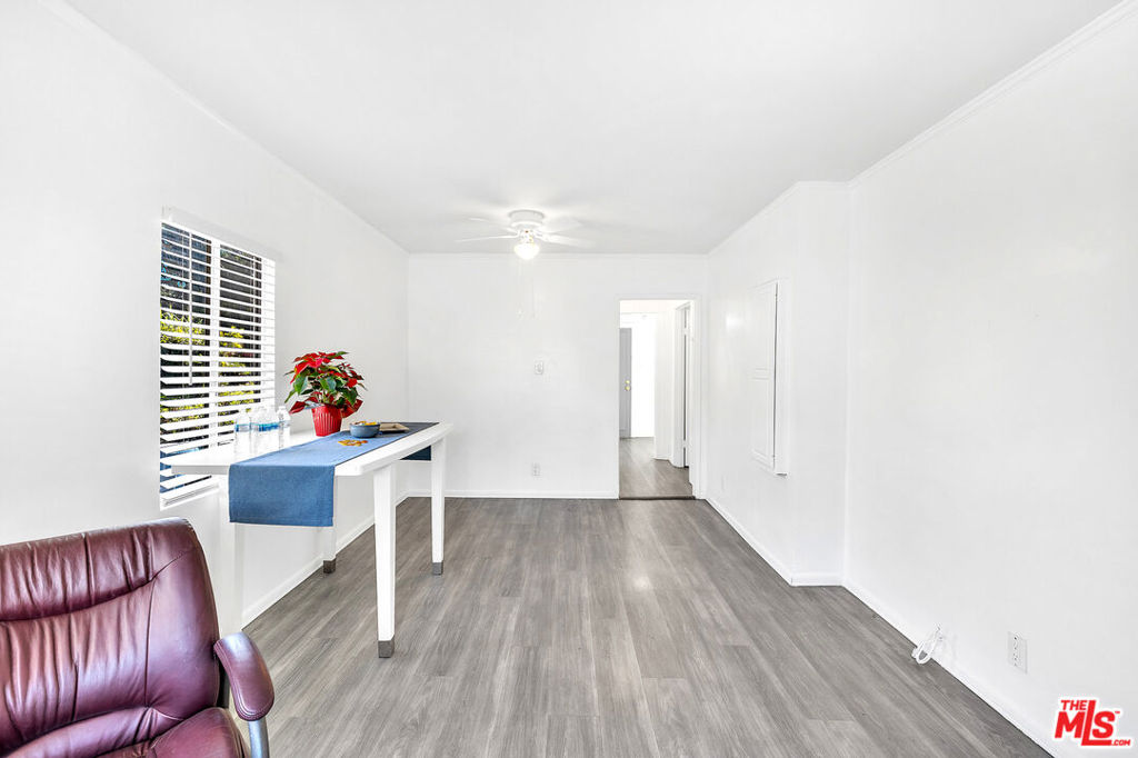 3630 Whiteside Street