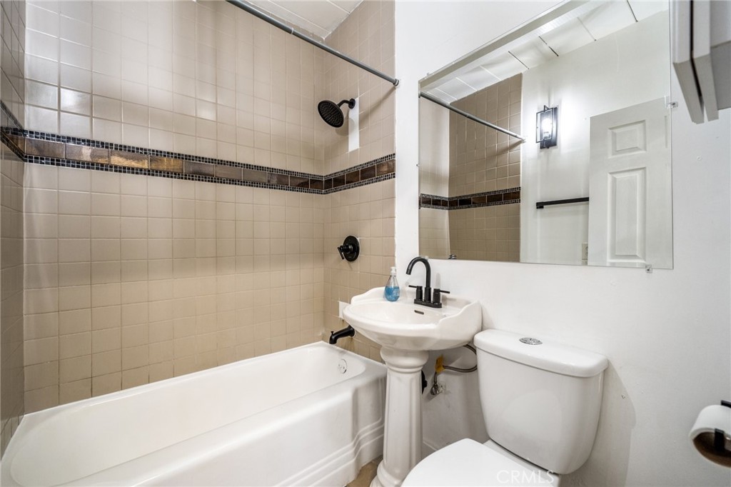 5817 E Olympic Boulevard