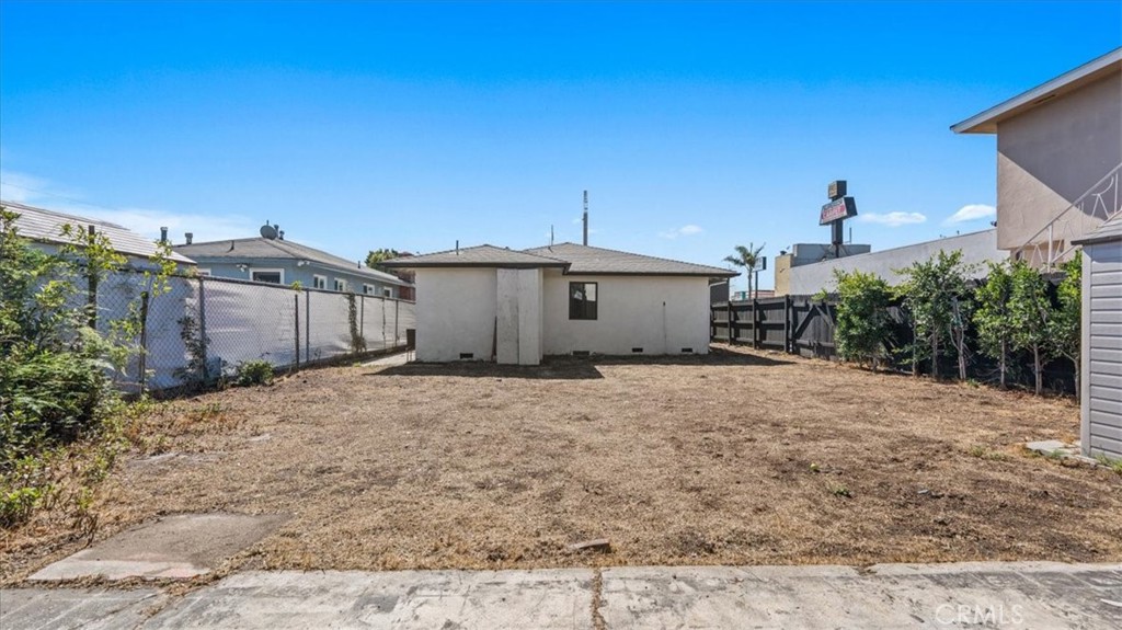 4731 W El Segundo