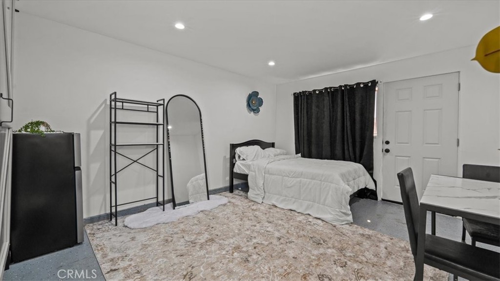 4731 W El Segundo