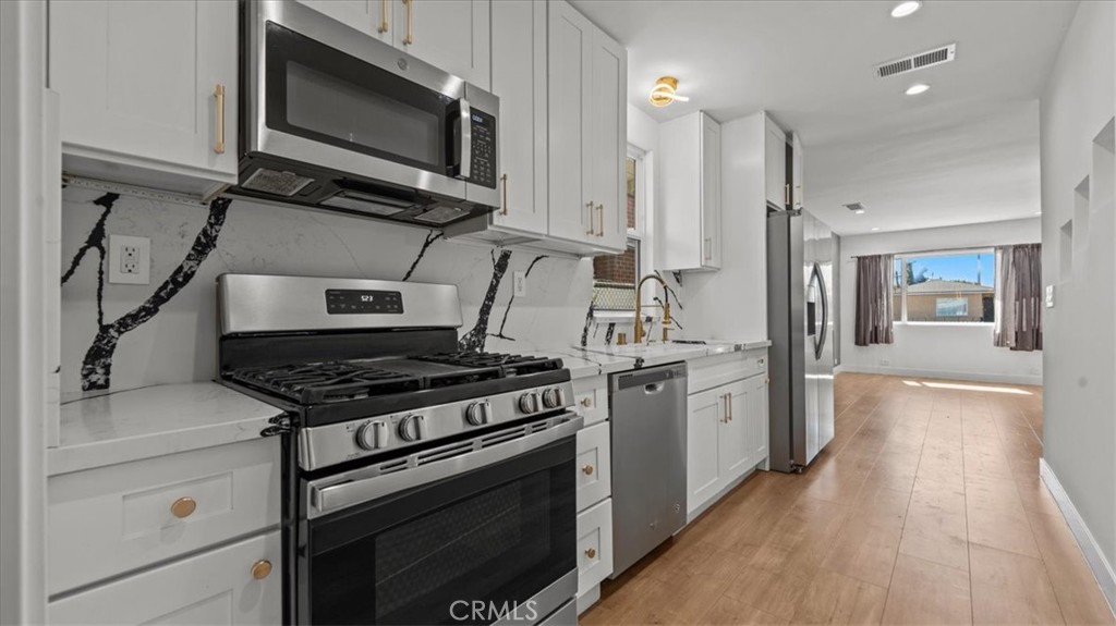 4731 W El Segundo
